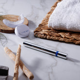 قوة المكونات الطبيعية: كيف يعزز المسواك والمستكة العربية والمكونات الكيميائية الآمنة ابتسامتك